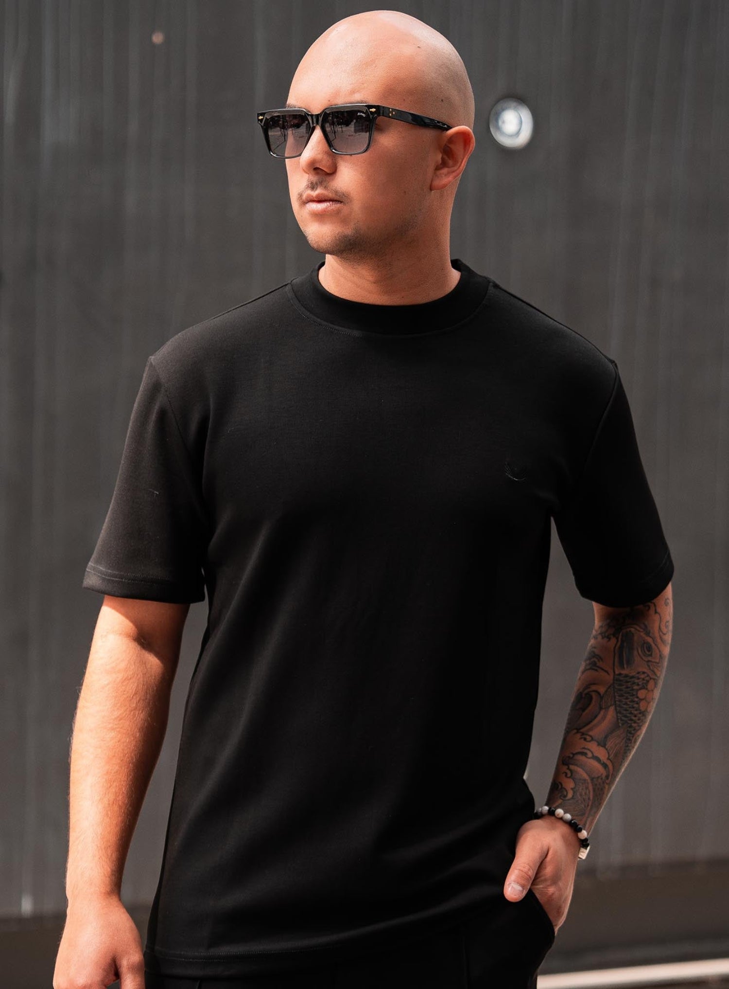 TITAN-300 Black